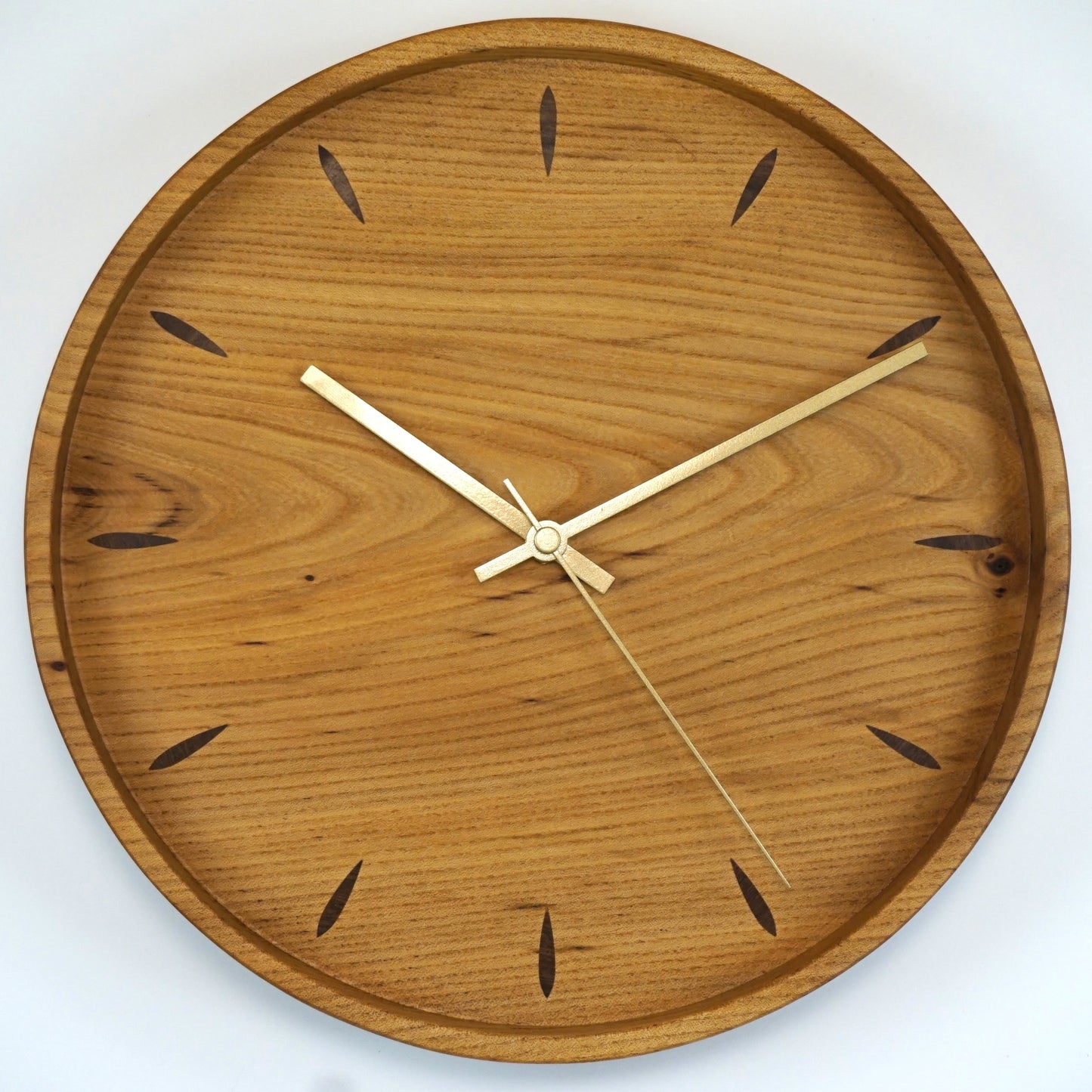 Nest – Compact Elm Wall Clock